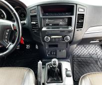 Mitsubishi Pajero Intense  2011